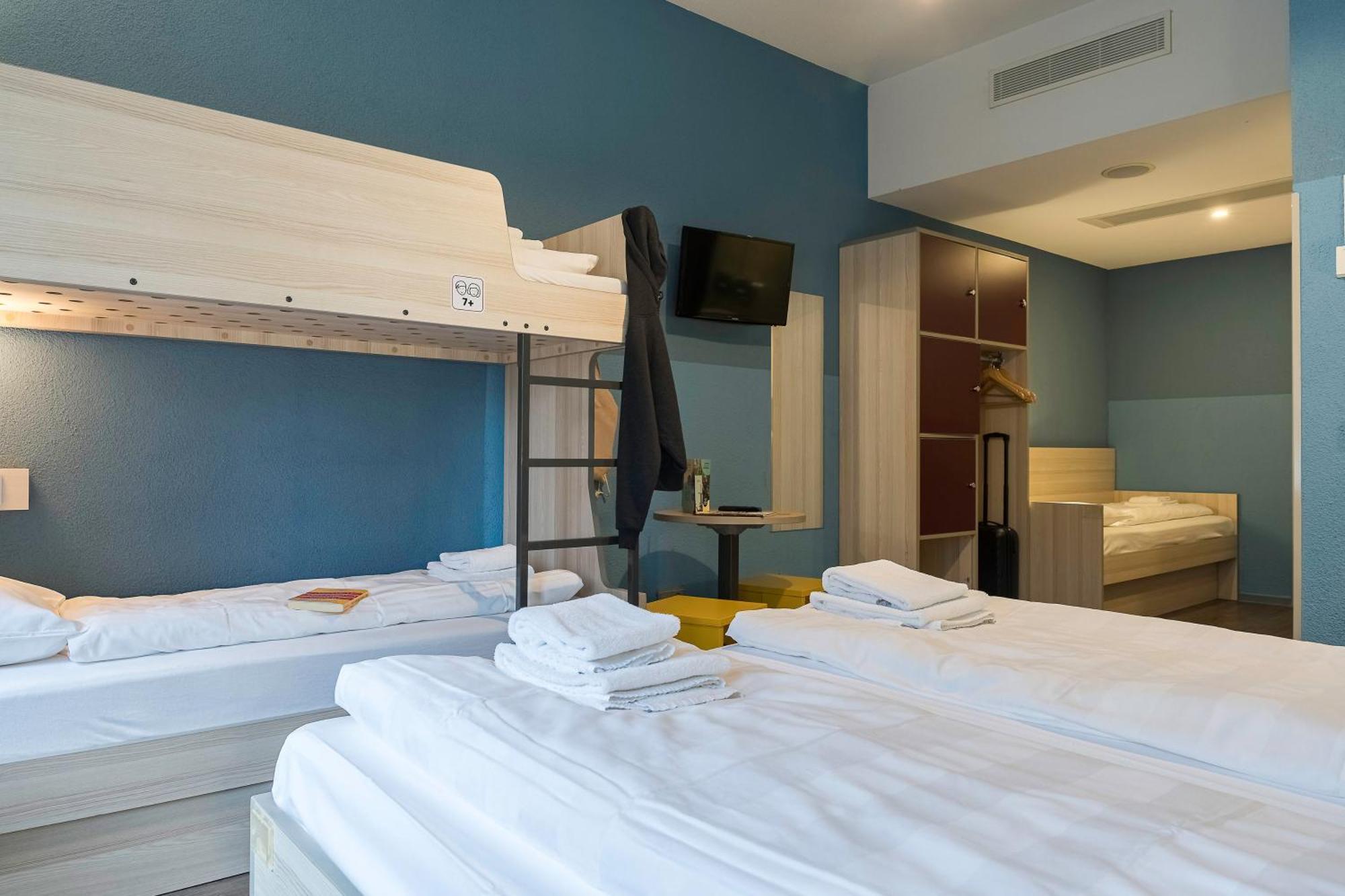5-Bed Room